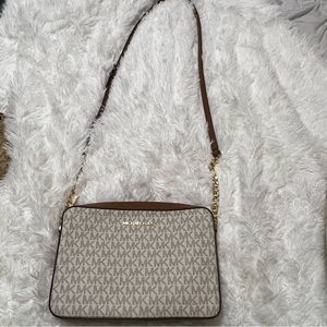 Michael Kors Crossbody Bag